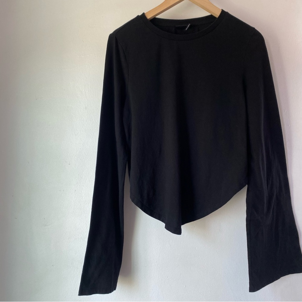 UO Out From Under L Black Tee